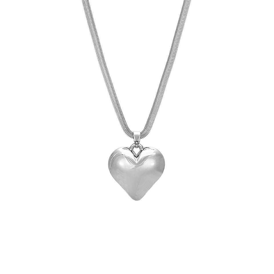 Halsband i återvunnen metall